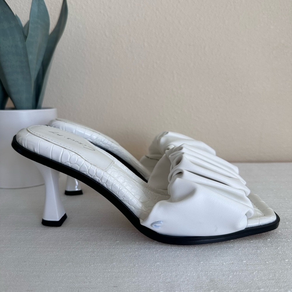 New Circus By Sam Edelman Slade White Puffed Faux Leather Heeled Mules Womens 9M